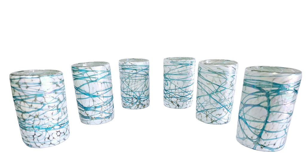 VASOS VIDRIO SOPLADO|SET 6 PIEZAS|ARTESANALMENTE MEXICANOS|PINTAS BLANCAS CON TELARAÑA AGUAMARINA (INCLUYE REGALO)