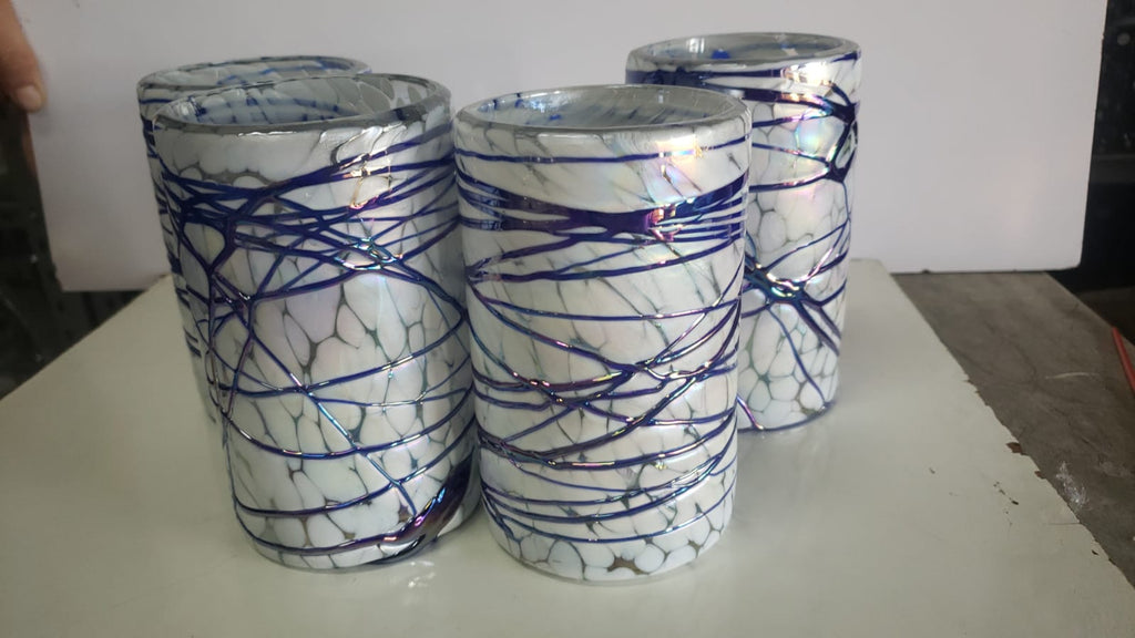 VASOS VIDRIO SOPLADO|SET 6 PIEZAS|ARTESANALMENTE MEXICANOS|PINTAS BLANCAS CON TELARAÑA COBALTO + (INCLUYE REGALO)